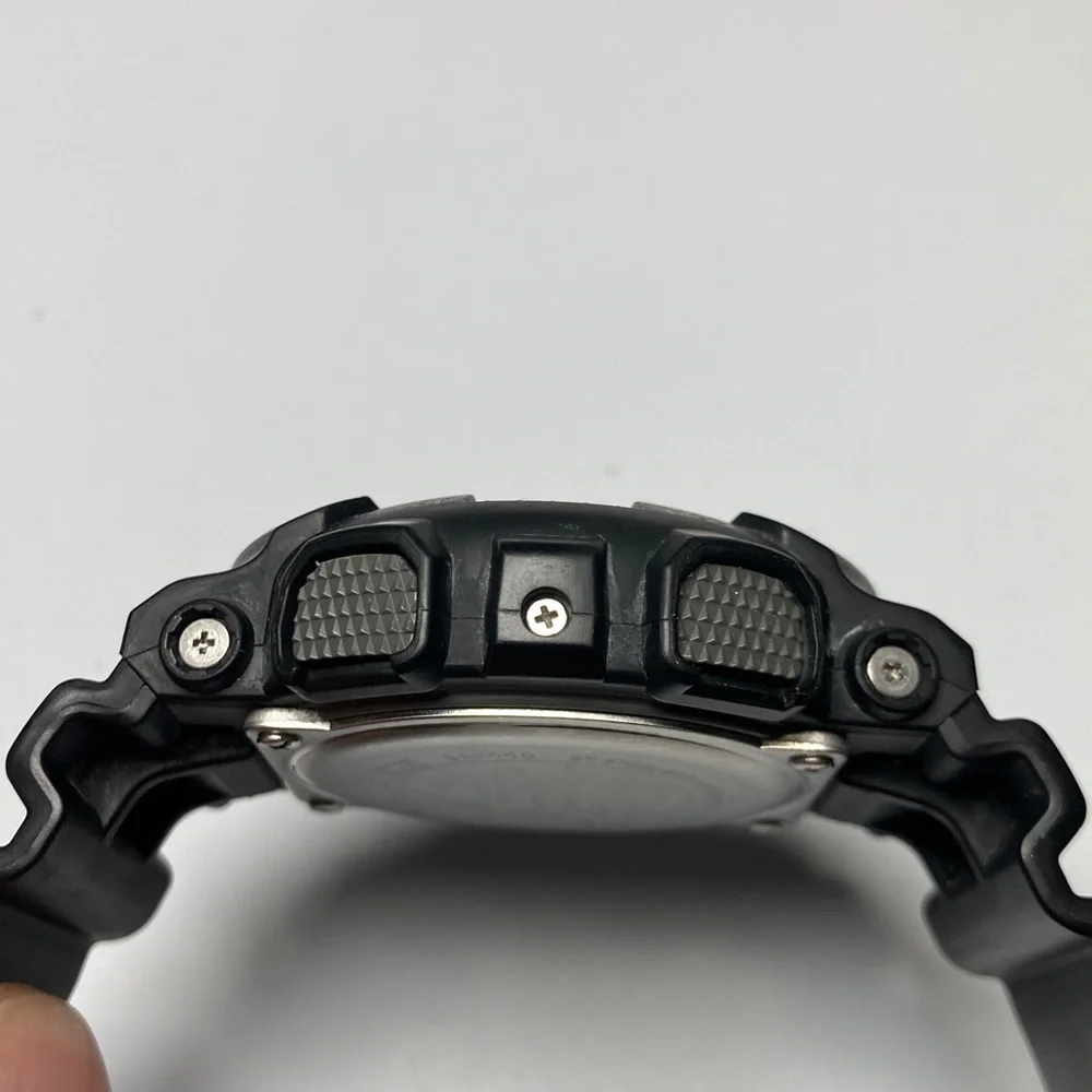 Casio Gshock GA-110, black red, positive display, new battery, light works